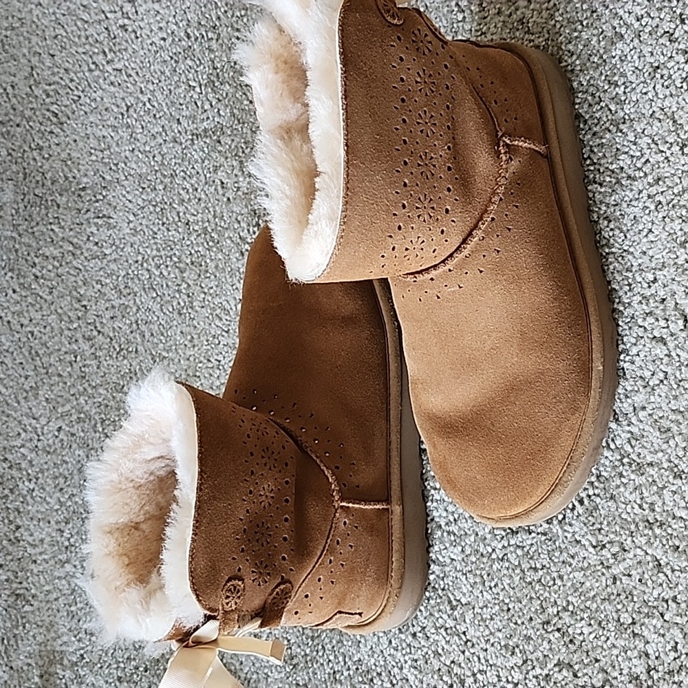 UGG Women's Dae Sunshine Perf ChestnutSuede Boots